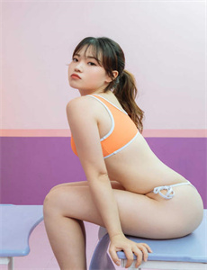 玩高中女同桌肉色短丝袜脚文