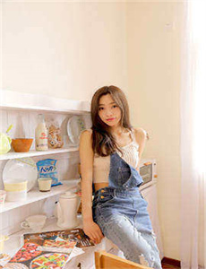 男生强行扒了女生的衣服视频